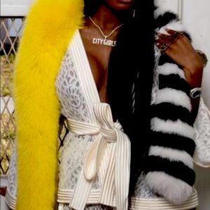 Real fox fur boa wrap fling perfect for prom or home coming. They sell quick!